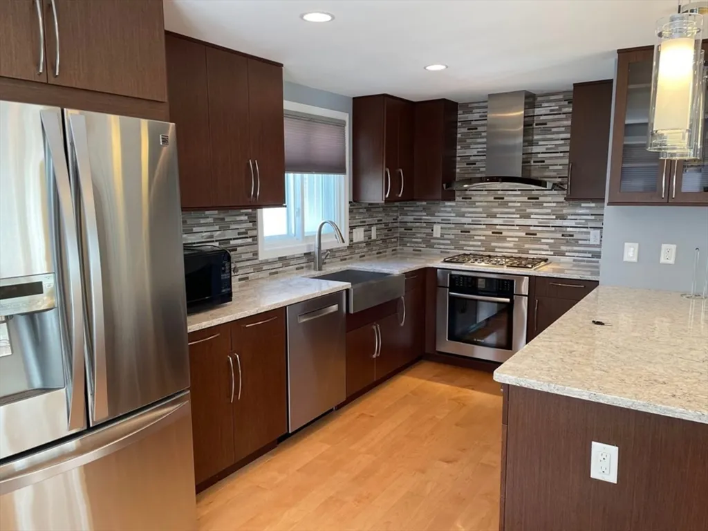 283 C St, South Boston