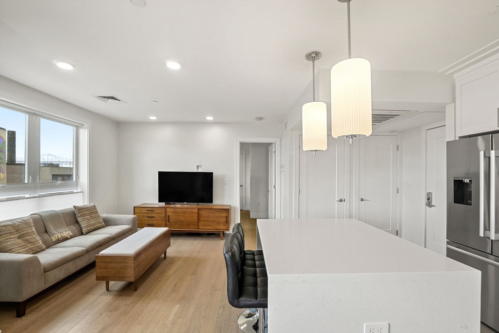 301 Border St, East Boston