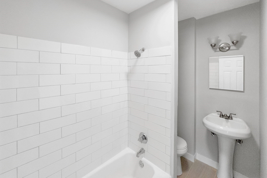 39 Willow St, West Roxbury