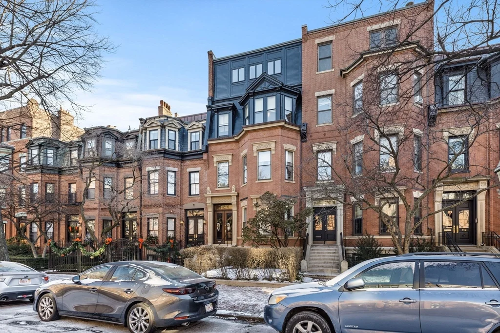 348 Marlborough St, Back Bay