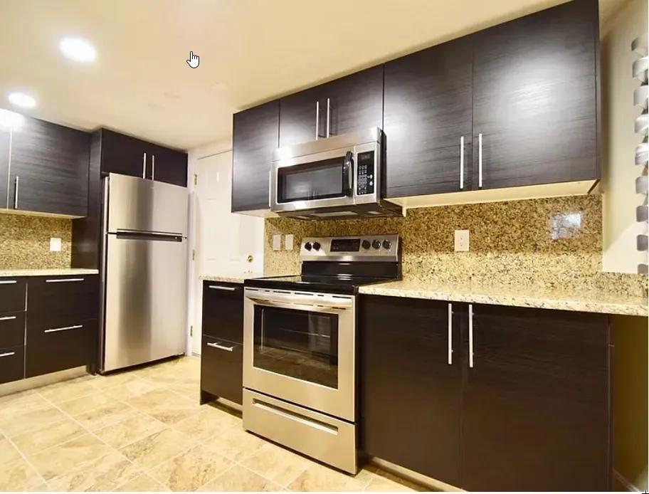 73 Thatcher St, North Brookline