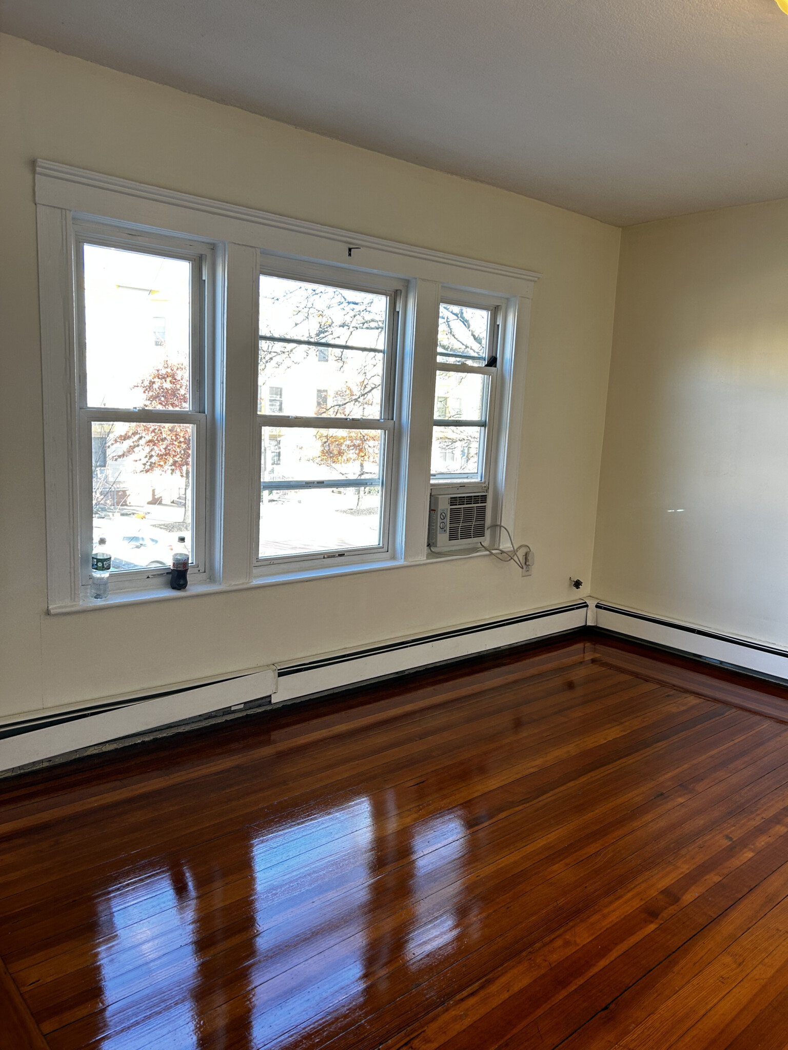 2386 Massachusetts Ave, North Cambridge