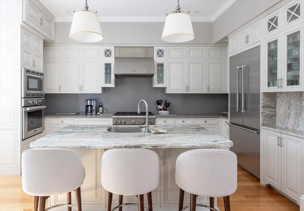 214 Beacon, Back Bay