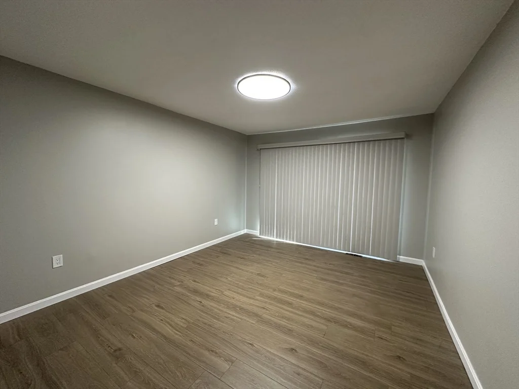 79 Greenbrook Dr, Stoughton