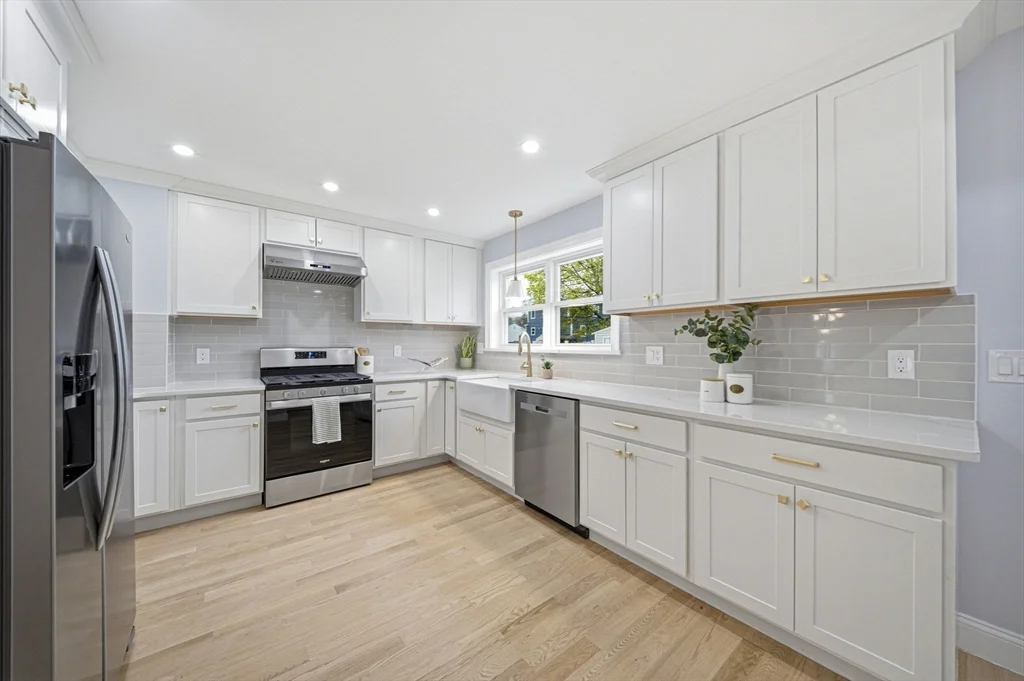 30 Arnold St, Quincy