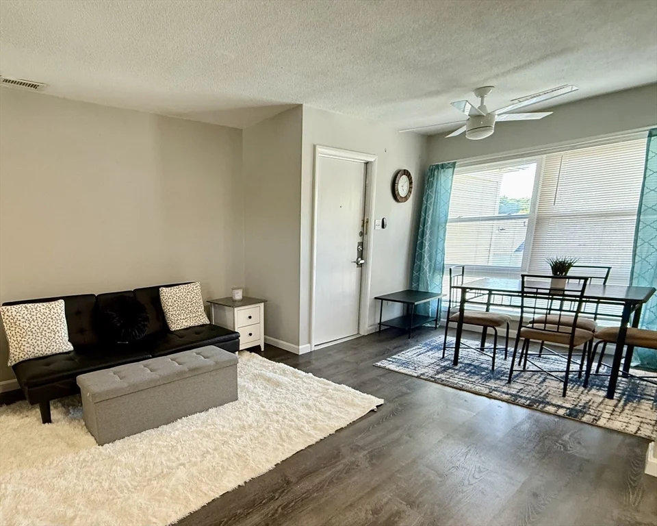 Studio bed, 1 bath apartment for rent at 64f Beacon Unit 64f, Burlington — photo 6 of 22