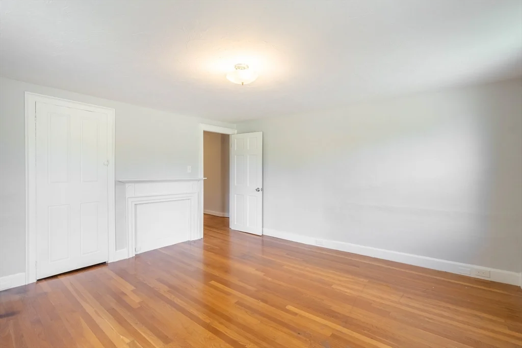 85 E Main, West Brookfield