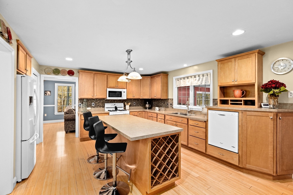 13 King Philip Way, East Freetown