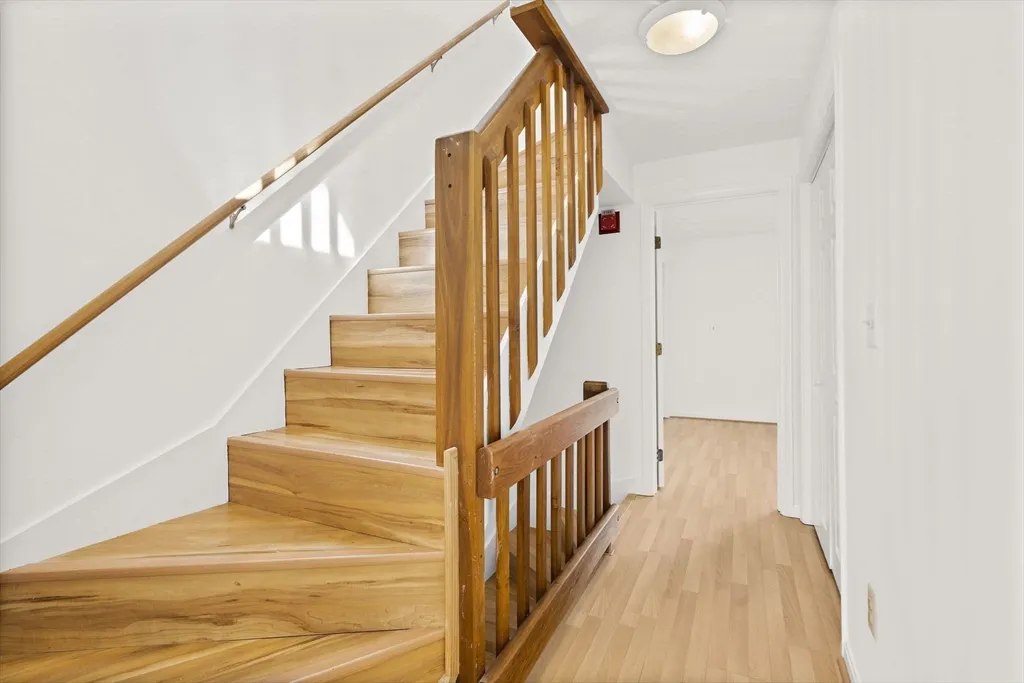 849 Boston Post Rd, E, Marlborough