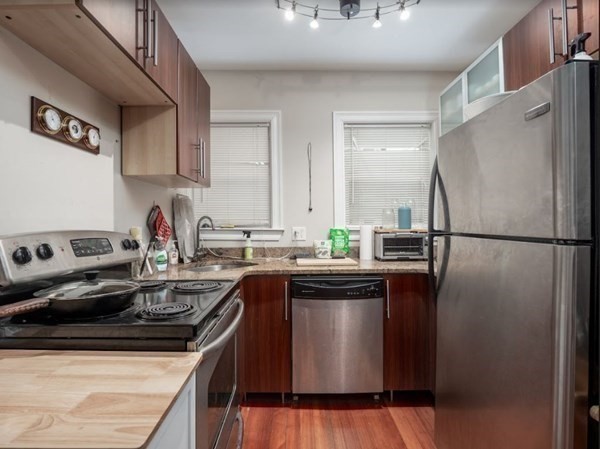 97 College Ave, Somerville