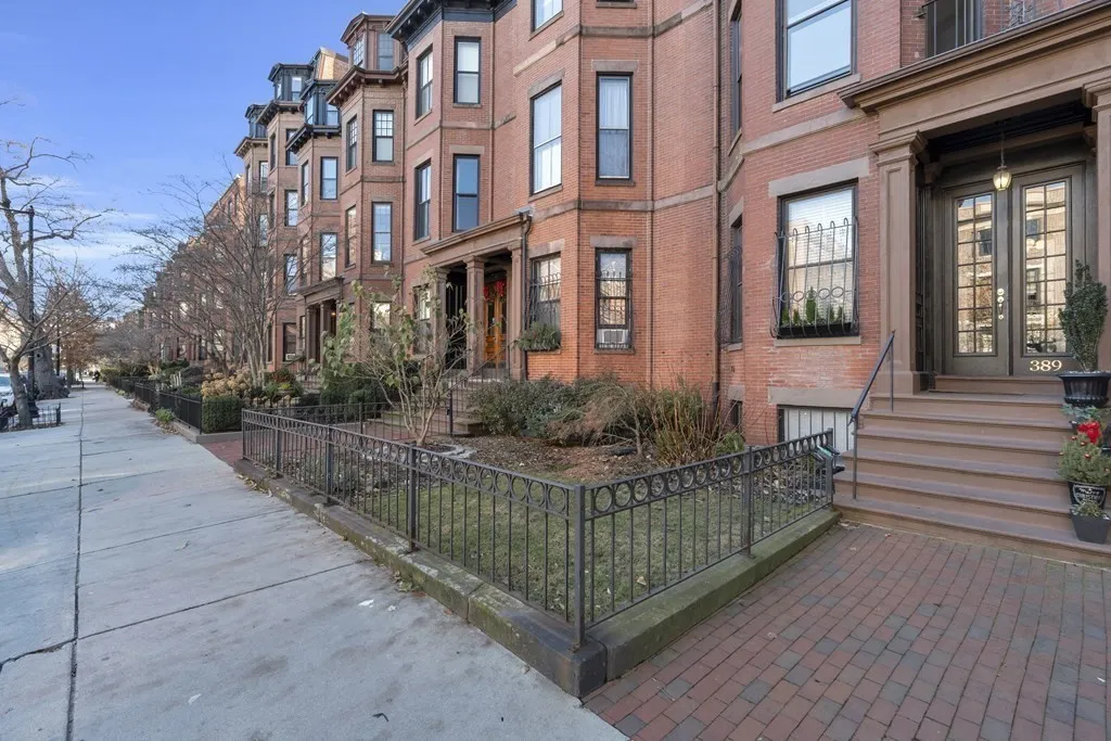 389 Beacon St, Back Bay