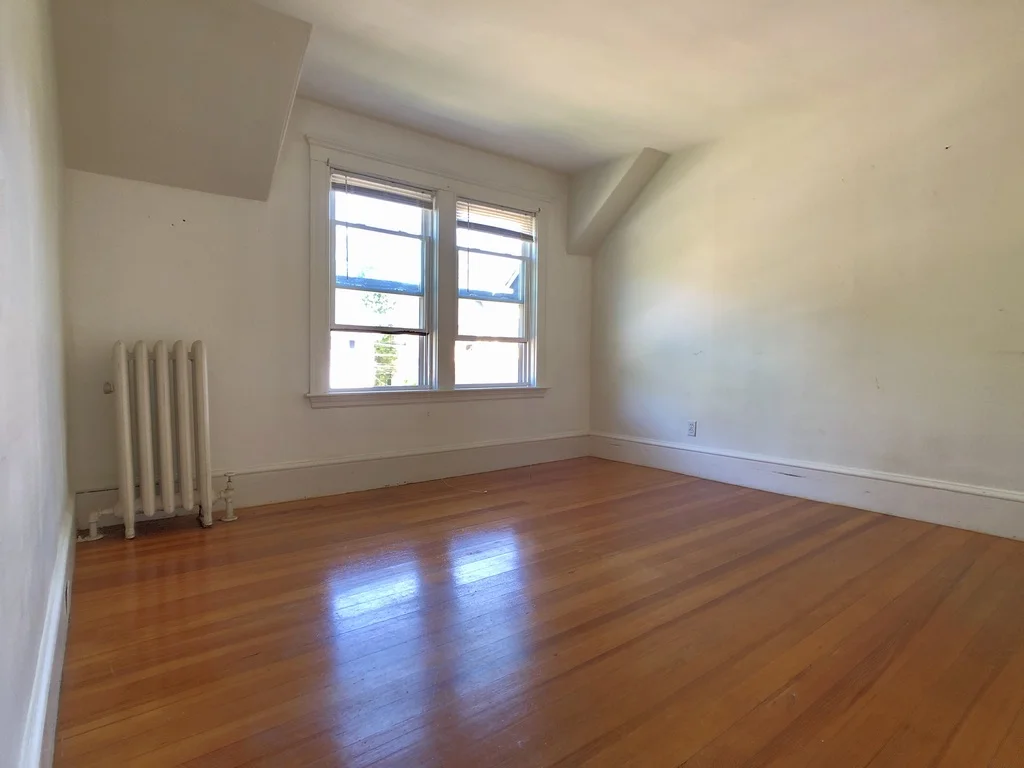 102 Erie Ave, Newton Highlands