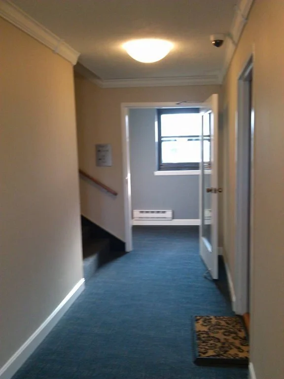 386 Commercial, North End