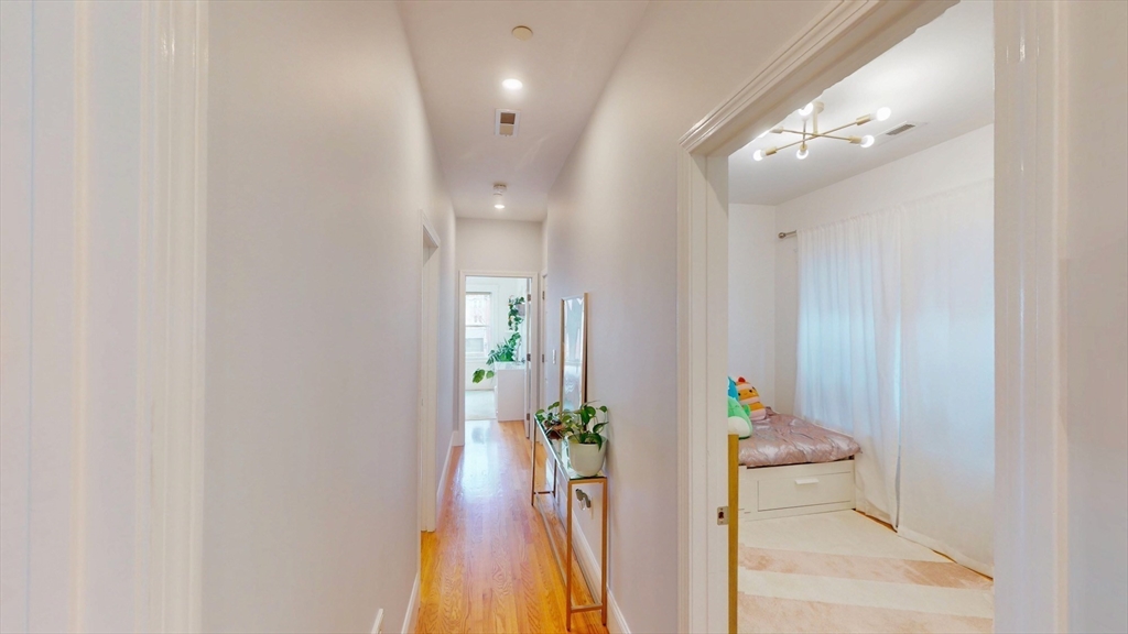 61 Havre St, East Boston