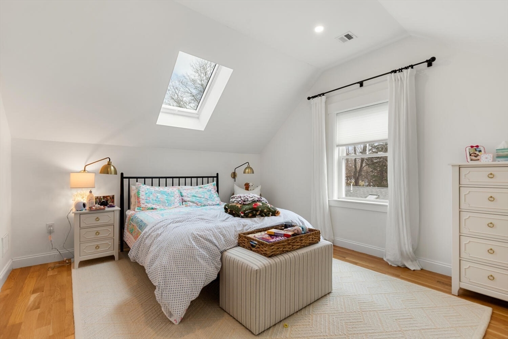 40 Foley Beach Rd, Hingham