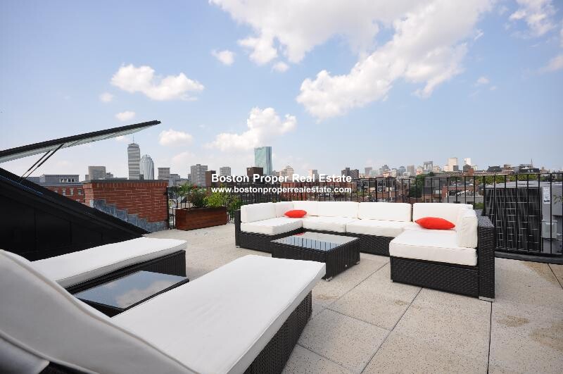 658 Massachusetts Ave, South End