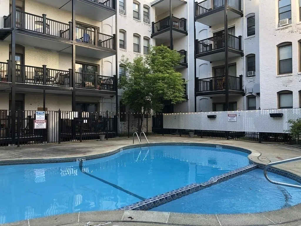 4 Commonwealth Ct, Brighton