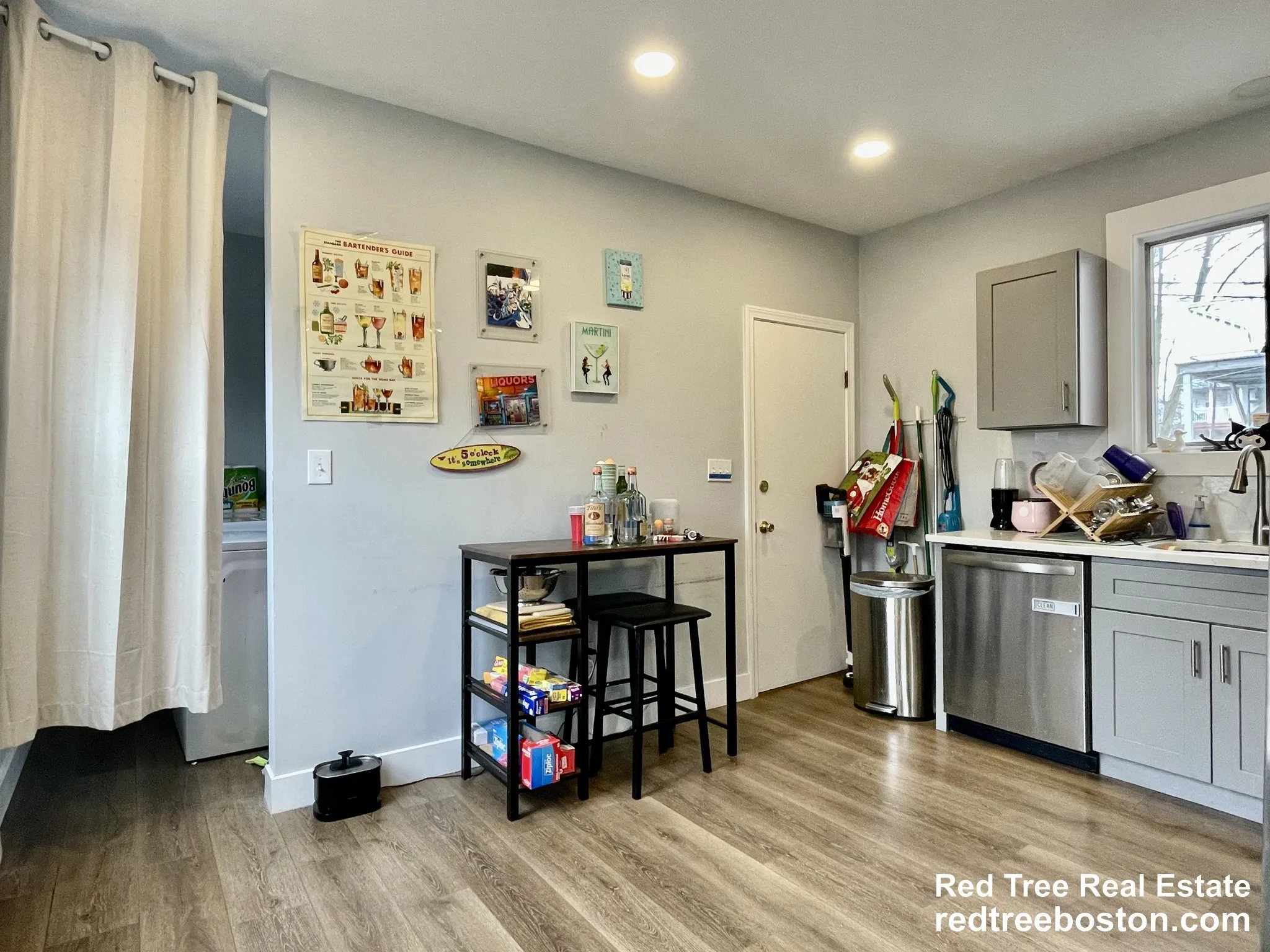 11 Pearl Ter, East Somerville