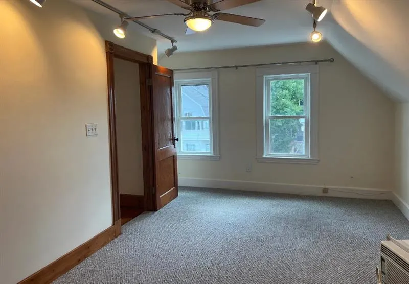 16 Edward Sullivan Rd, Strawberry Hill