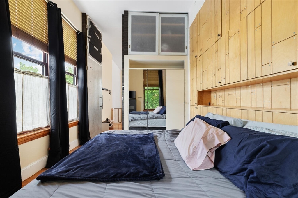 87 Brookside Ave, Jamaica Plain