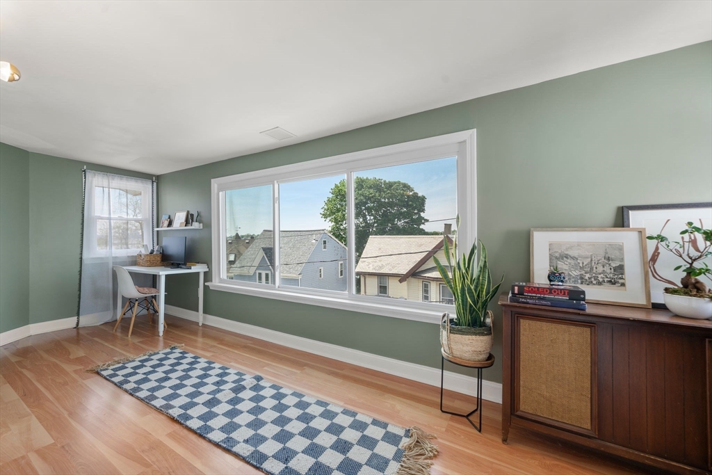 62 Park Ave, Winthrop