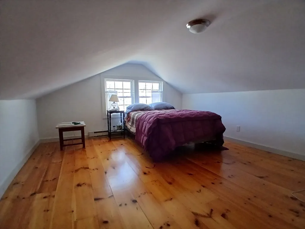 80 Thatcher Rd, Long Beach