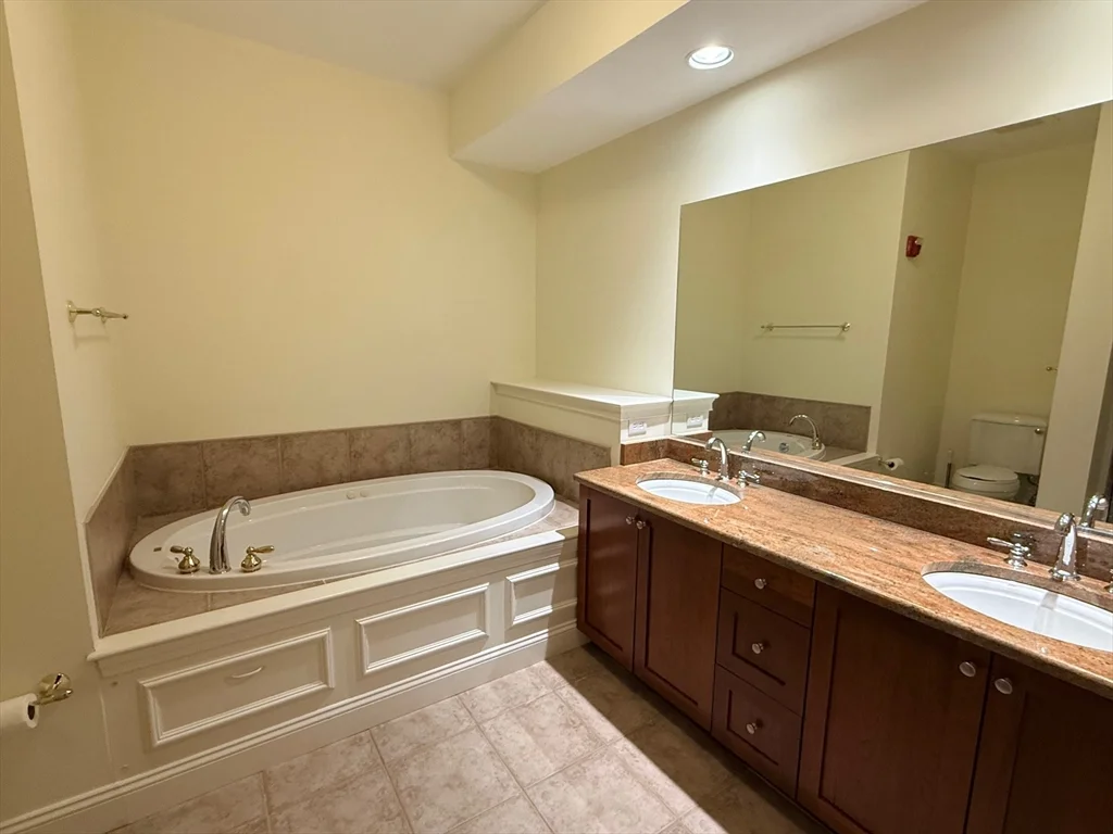 2000 Davenport Ave, Canton