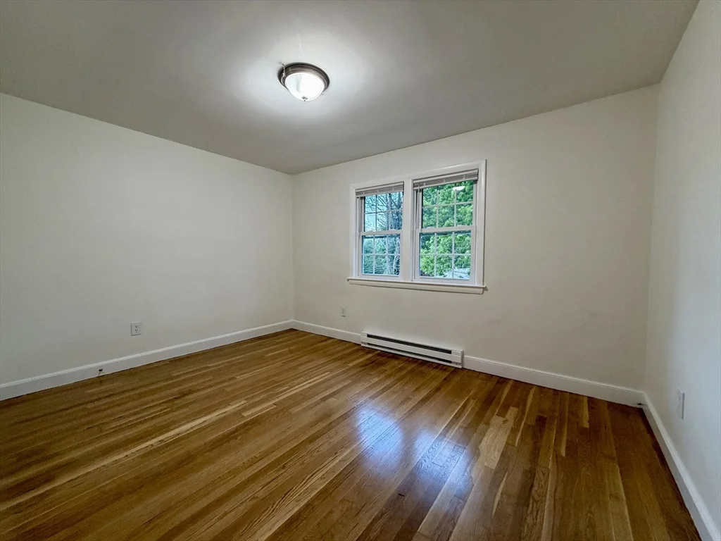 15 Park Ave, Foxboro