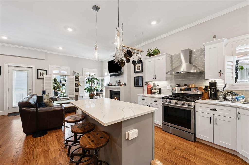 338 Meridian St, East Boston