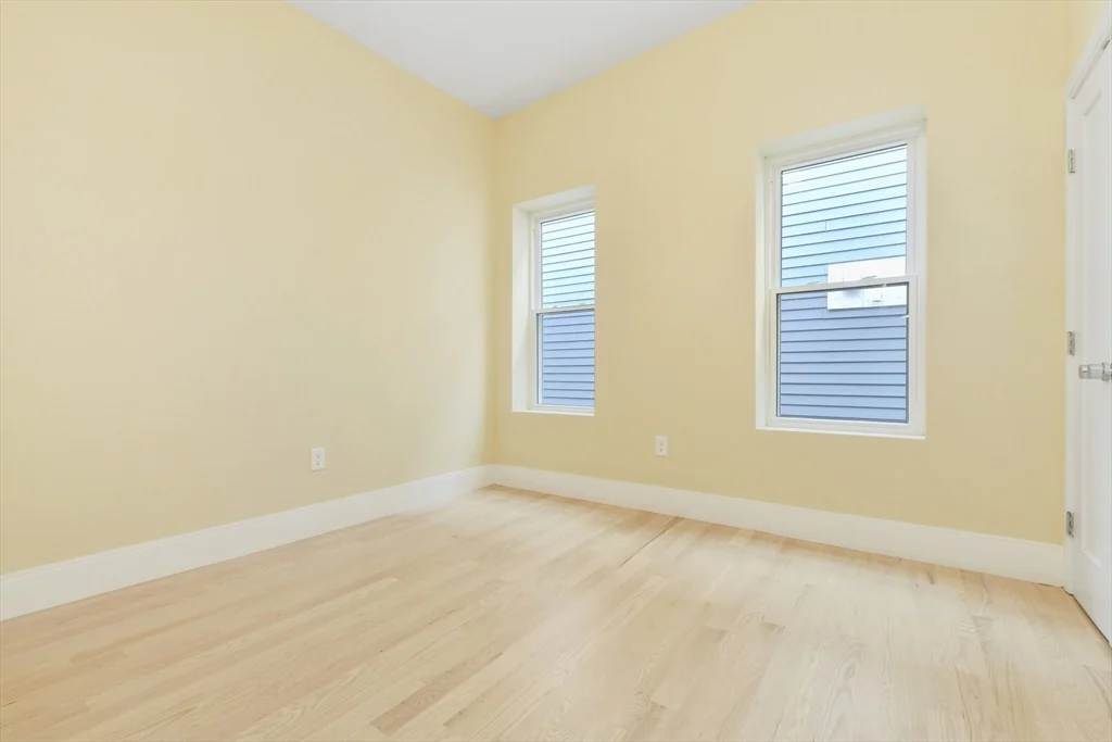 184 Paris, East Boston