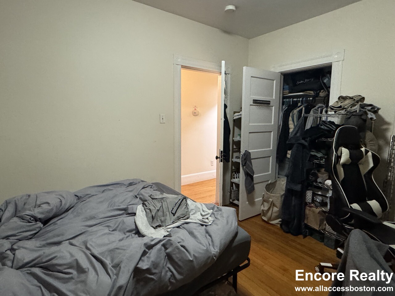 331 Faneuil St, Oak Square