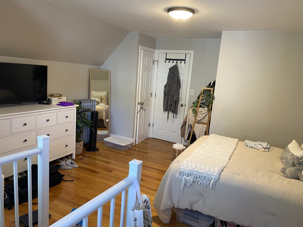 129 Brooks St, Oak Square