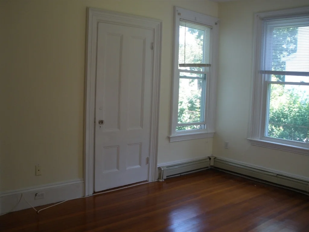 518 Watertertown St, Newton