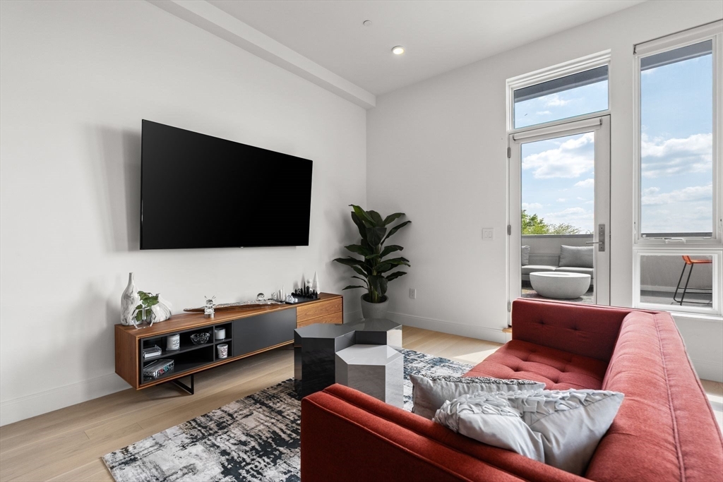 20 W 5th, South Boston