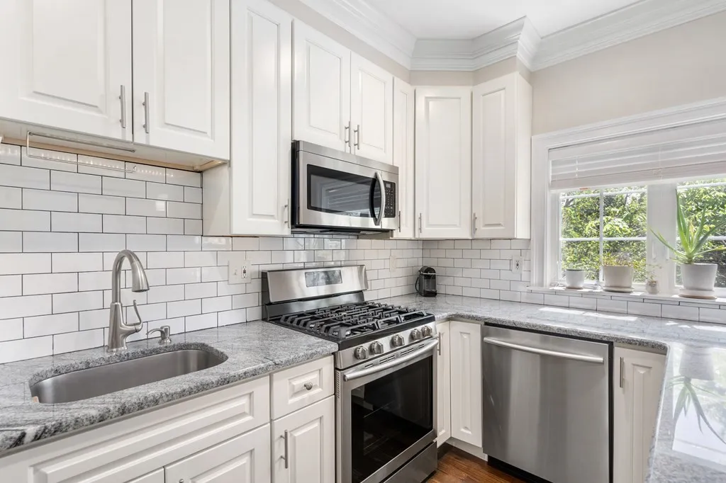 3 Monmouth St, East Boston