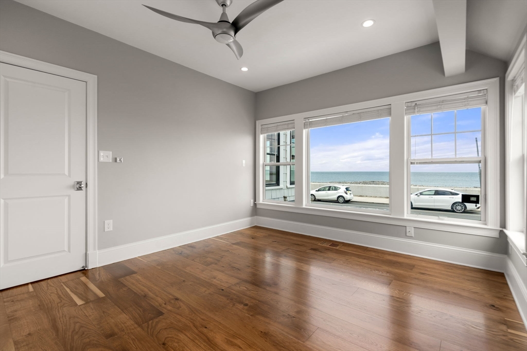 176 Winthrop Shore Dr, Winthrop