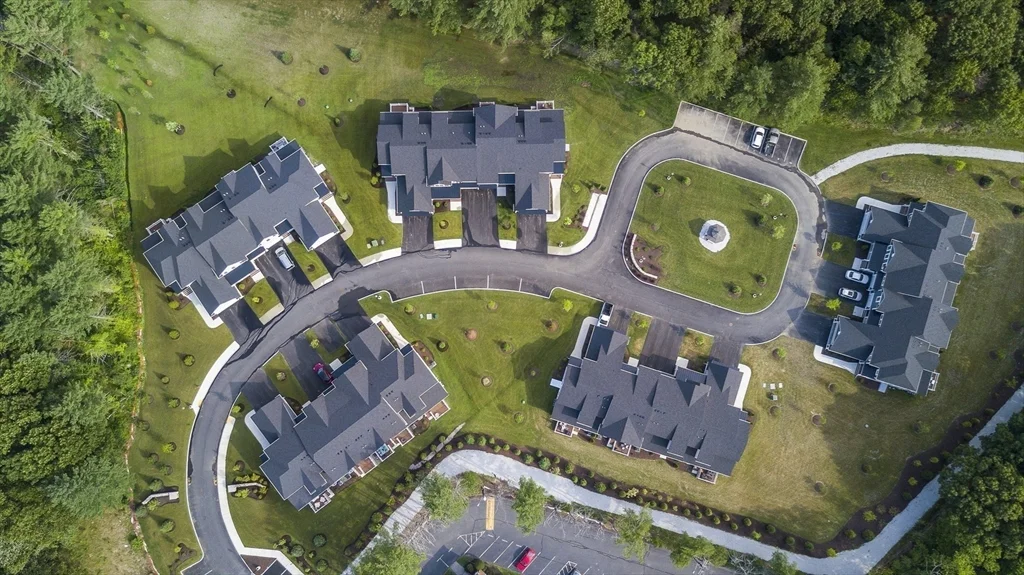 19 Lily Pond Ln, Lexington