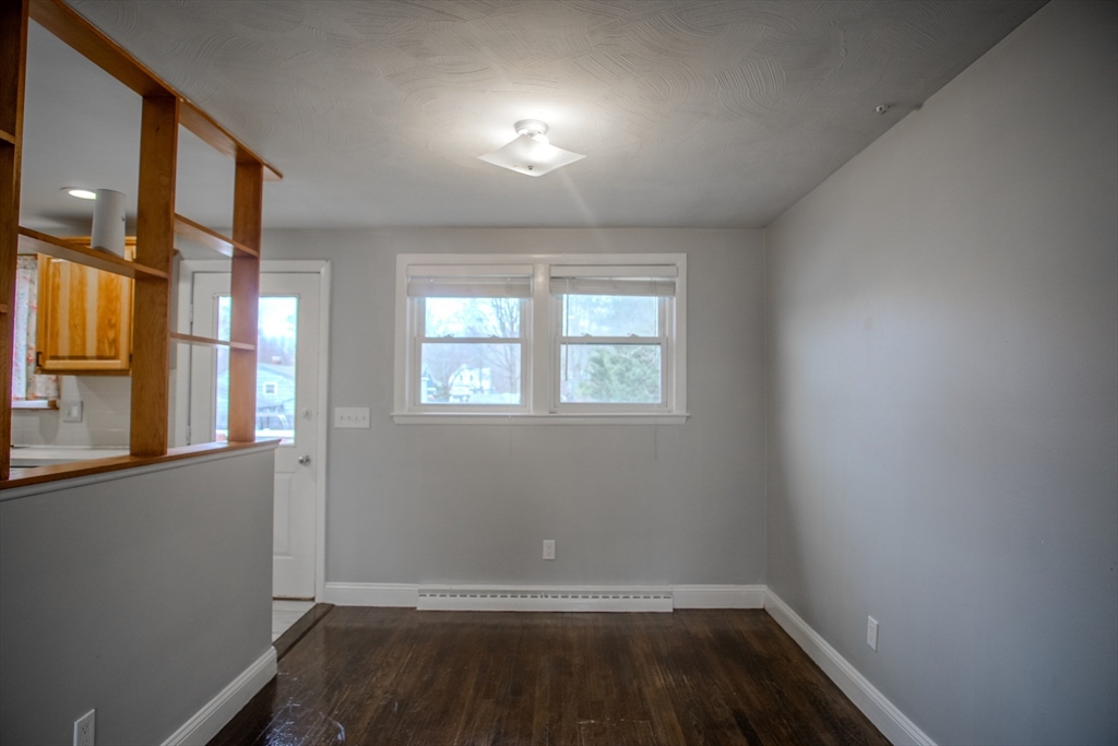 63 Mcgarvey Rd, Stoughton