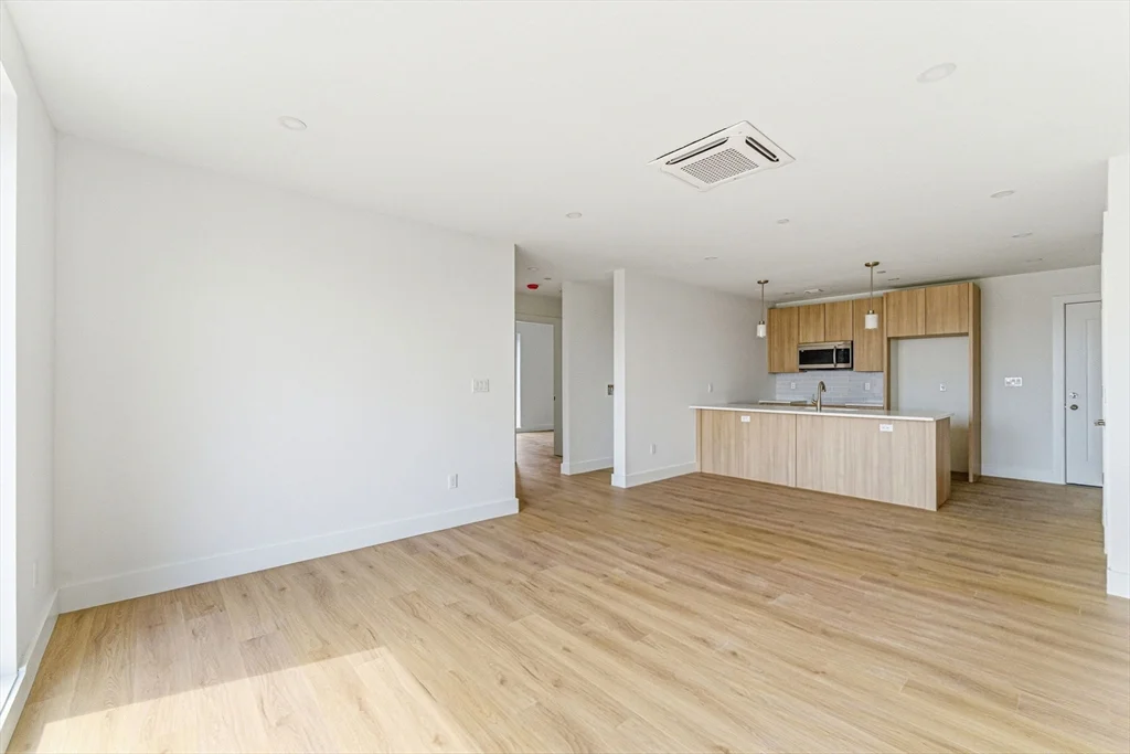 1035 Commonwealth Ave, Allston