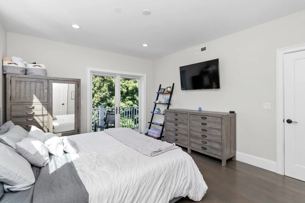 2 Elm St, Dorchester