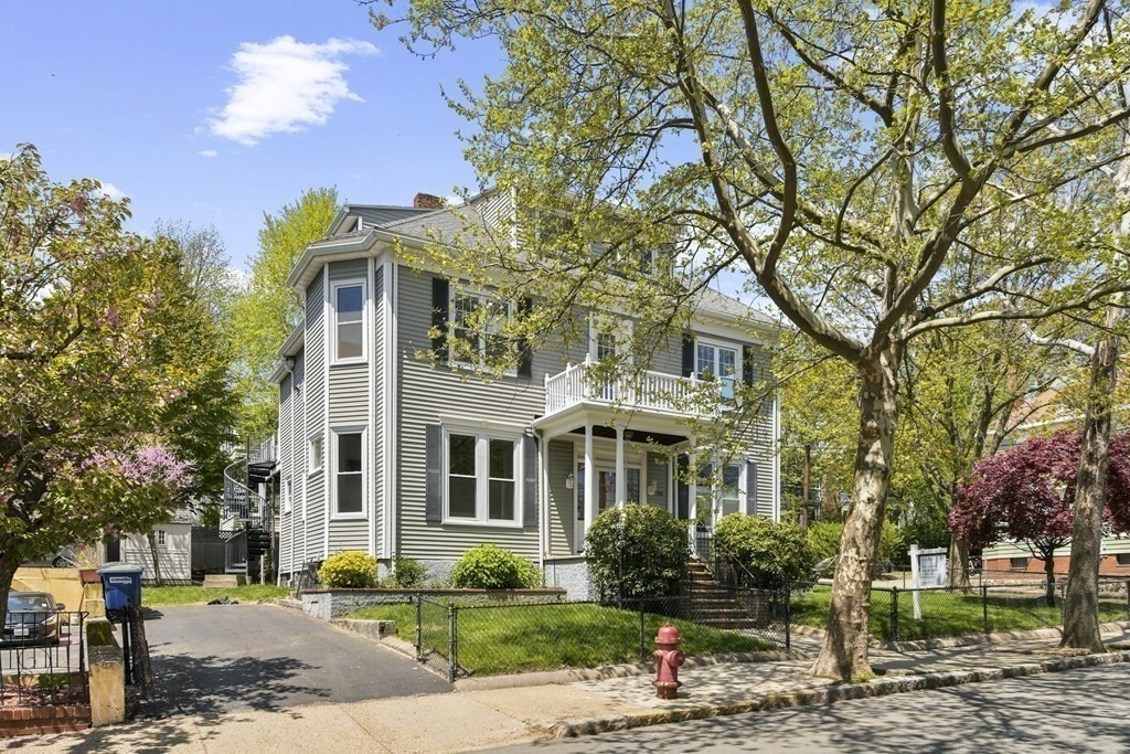 156 Sycamore St, Winter Hill