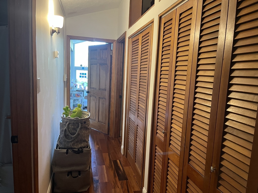 16 Foster Rd, Lexington