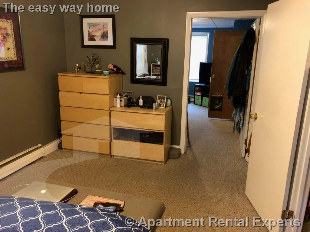 9 Lowell Ter, Magoun Square