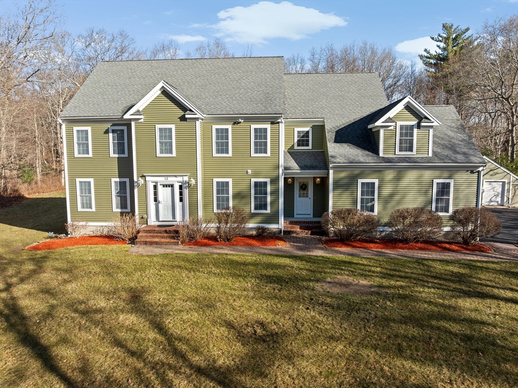 13 King Philip Way, East Freetown