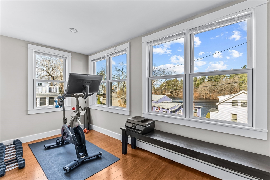 59 Russell Rd, Wellesley