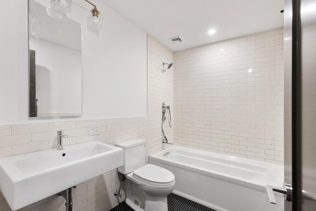 144 Lincoln St, Leather District