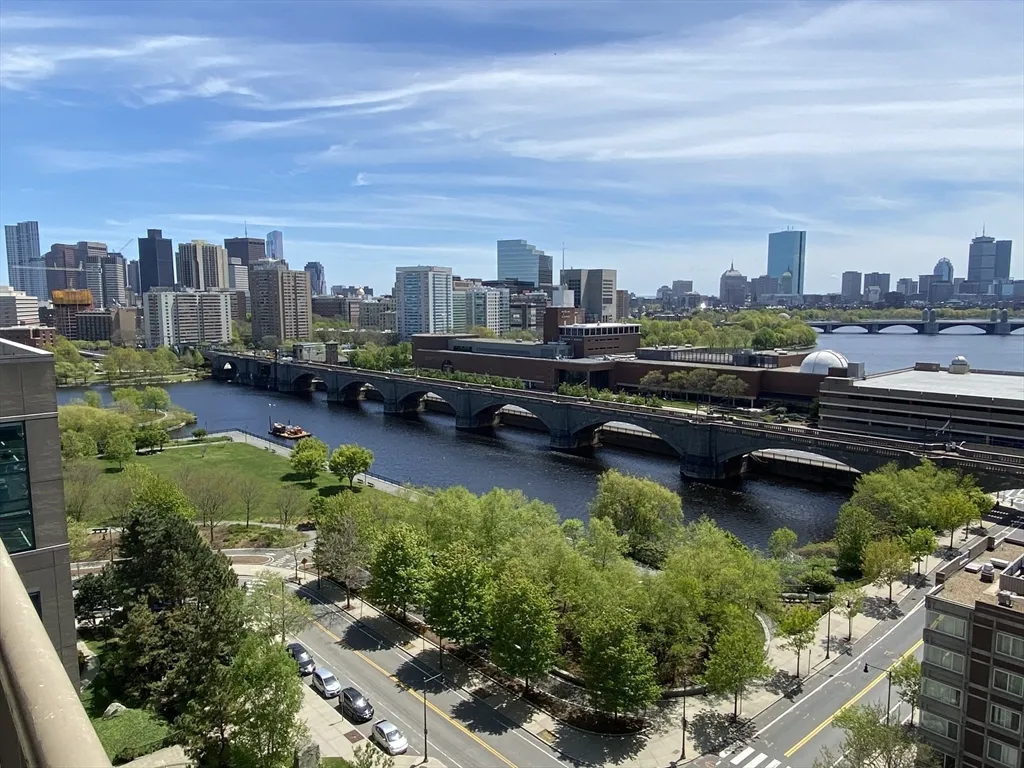 10 Museum Way, East Cambridge