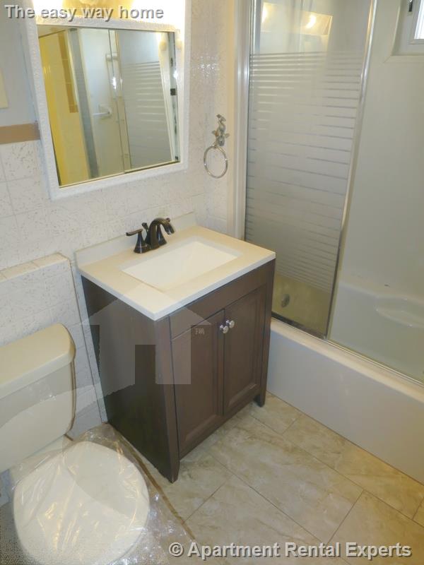 38 Sterling St, Tufts