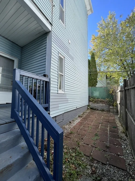 5 Freeland Ter, Worcester