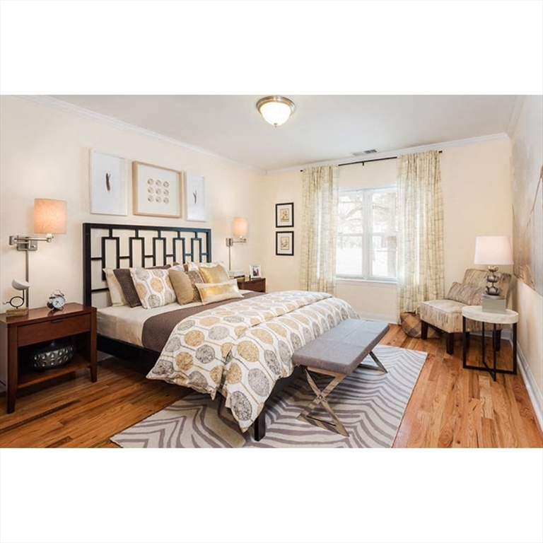 113 Thornton Rd, Chestnut Hill